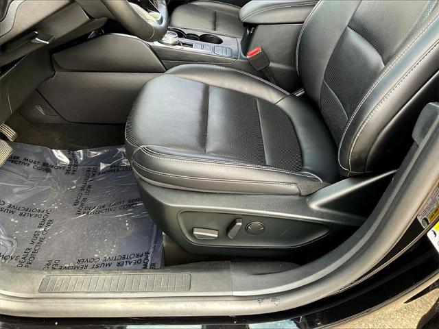 2022 Ford Escape Titanium Hybrid
