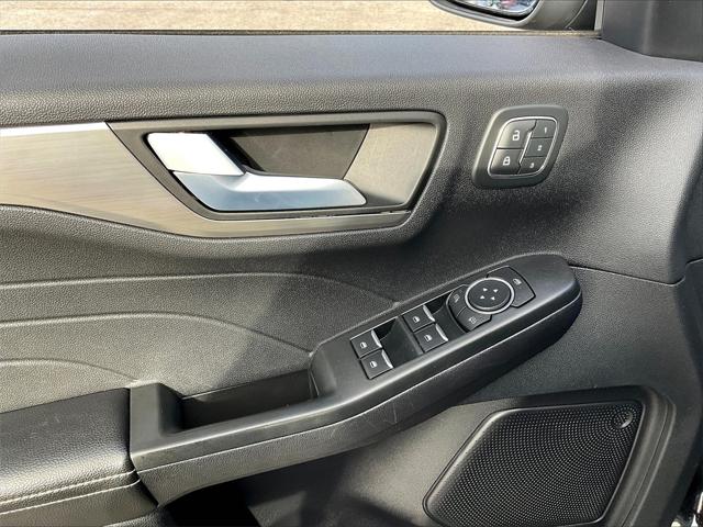 2022 Ford Escape Titanium Hybrid