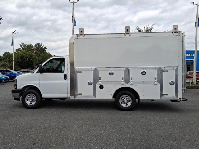 2025 Chevrolet Express Cutaway Work Van