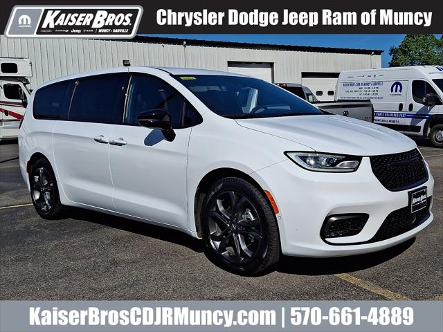 2026 Chrysler Pacifica Select for sale in Muncy, PA