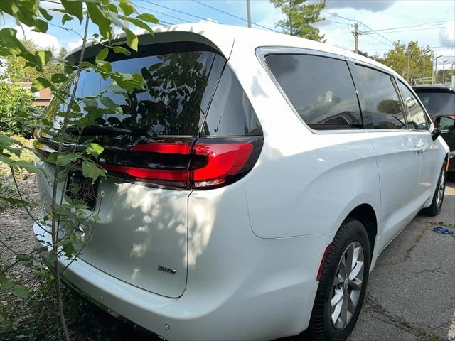 2026 Chrysler Pacifica PACIFICA SELECT AWD