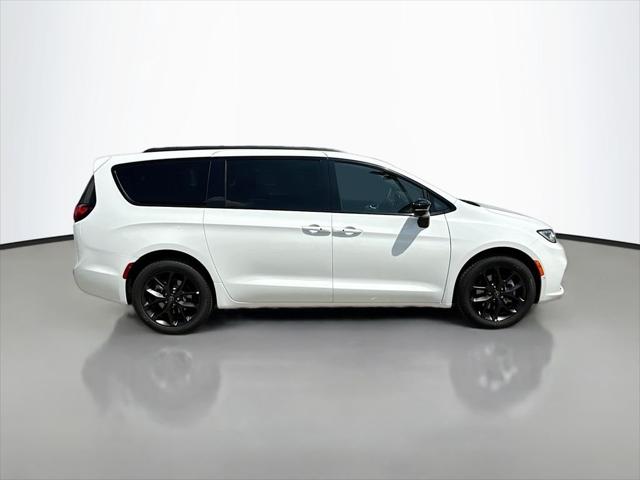 2026 Chrysler Pacifica PACIFICA LIMITED AWD
