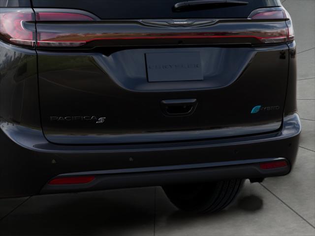 2026 Chrysler Pacifica Hybrid Unknown