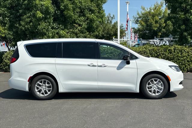 2026 Chrysler Voyager VOYAGER LX