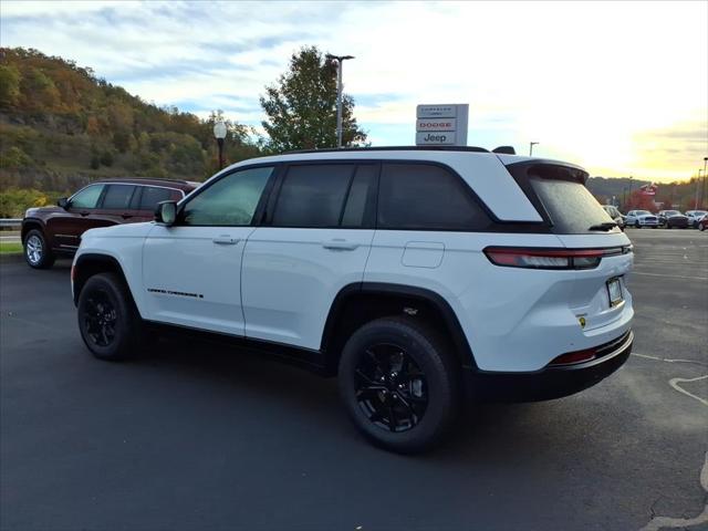 2025 Jeep Grand Cherokee GRAND CHEROKEE ALTITUDE 4X4 2025 Jeep Grand Cherokee GRAND CHEROKEE ALTITUDE 4X4