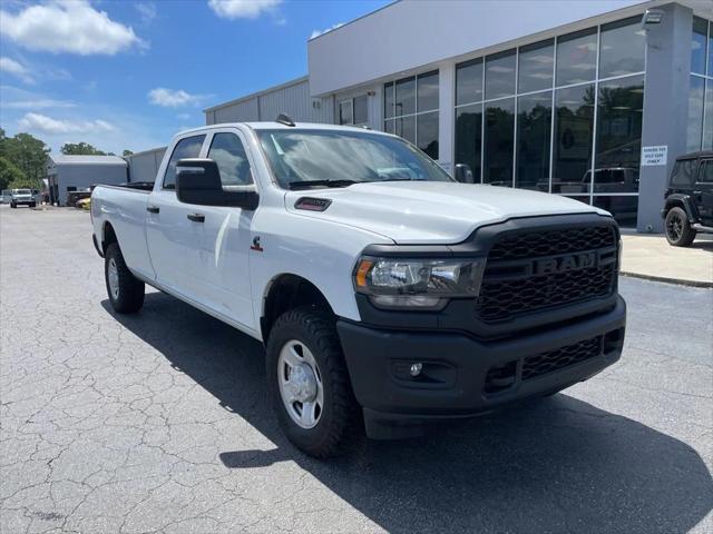 2024 RAM 3500 Tradesman Crew Cab 4x4 8 Box