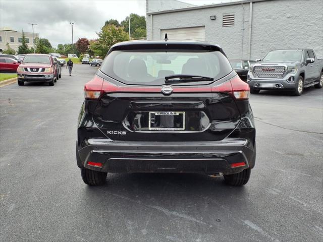 2025 Nissan Kicks S