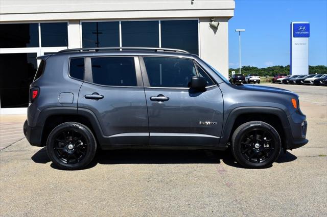 2022 Jeep Renegade Latitude 4x4 2022 Jeep Renegade Latitude 4x4