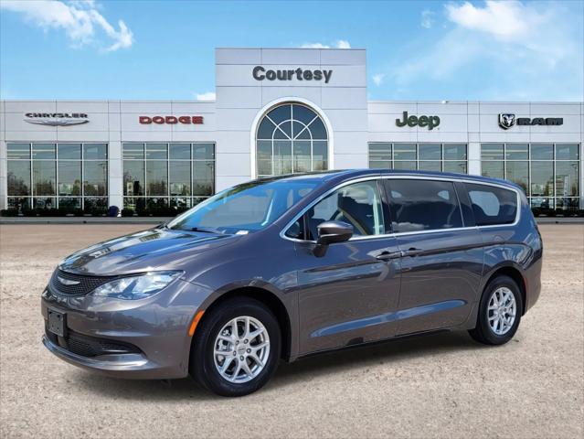 2023 Chrysler Voyager LX