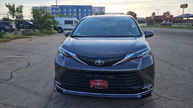 2022 Toyota Sienna XLE