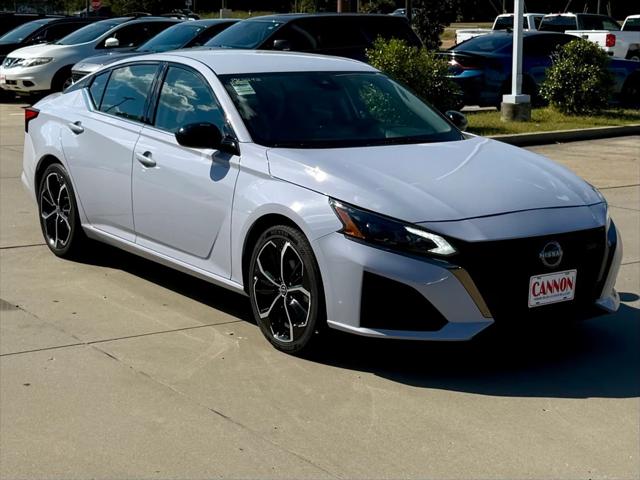 2024 Nissan Altima SR FWD