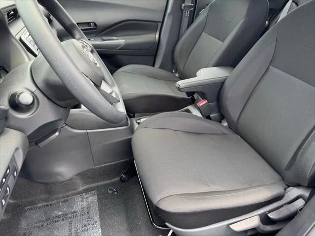 2025 Nissan Kicks S