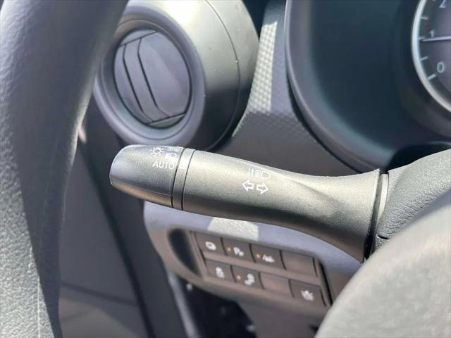 2024 Nissan Kicks S Xtronic CVT