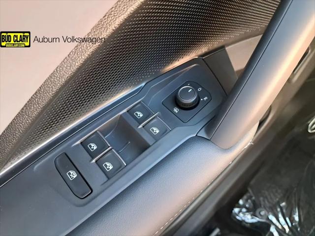 2025 Volkswagen Tiguan 2.0T SE