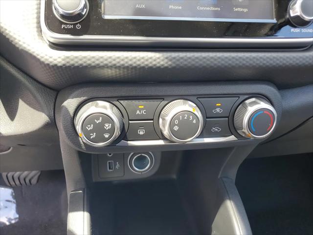 2025 Nissan Kicks S