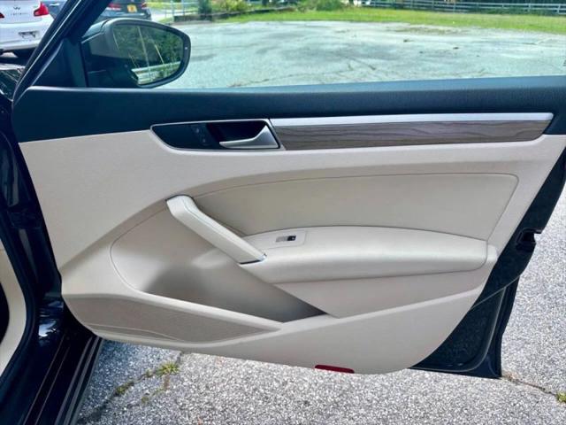 2016 Volkswagen Passat 1.8T SE