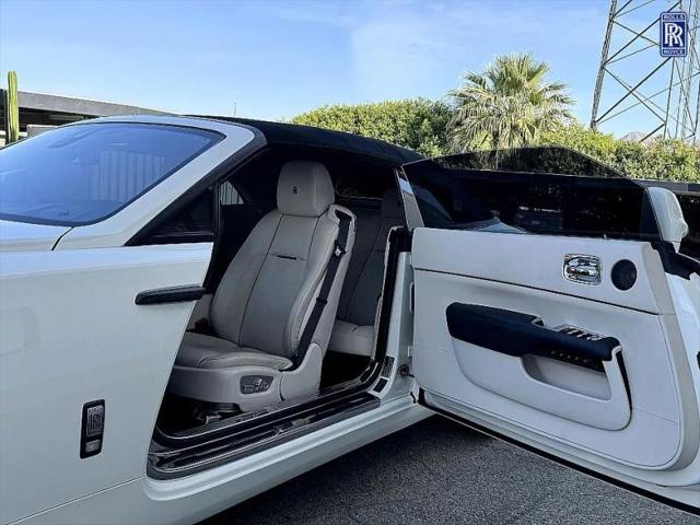 2016 Rolls-Royce Dawn Base