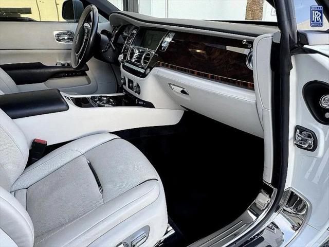 2016 Rolls-Royce Dawn Base