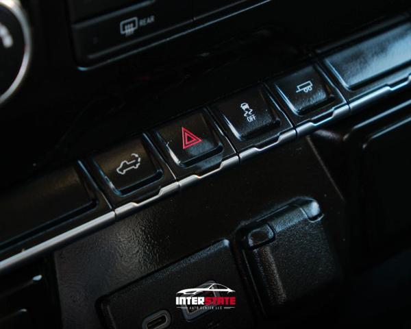 2021 Chevrolet Silverado 1500 2WD Crew Cab Short Bed Custom