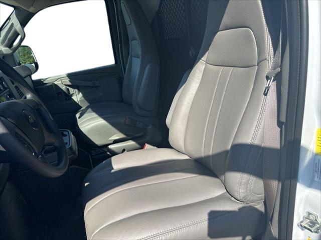 2025 Chevrolet Express Cargo Van RWD 2500 Regular Wheelbase WT