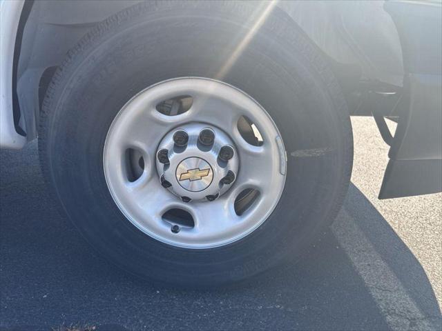 2025 Chevrolet Express Cargo Van RWD 2500 Regular Wheelbase WT