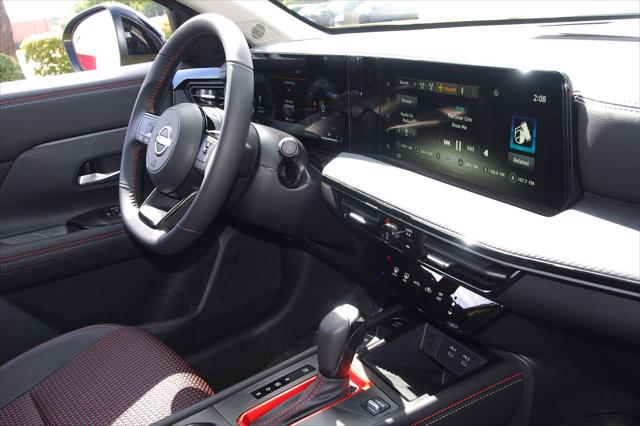 2025 Nissan Kicks SR FWD
