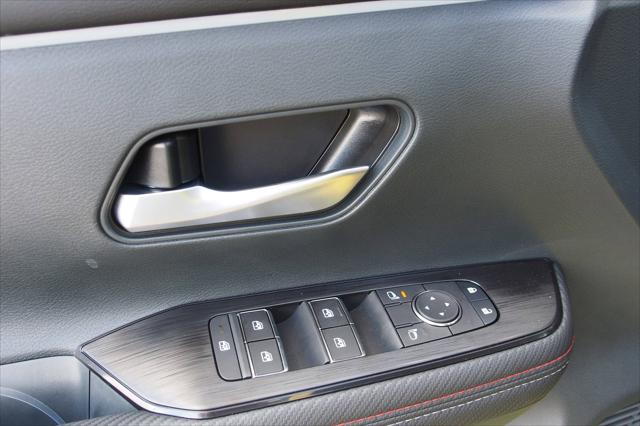 2025 Nissan Kicks SR FWD