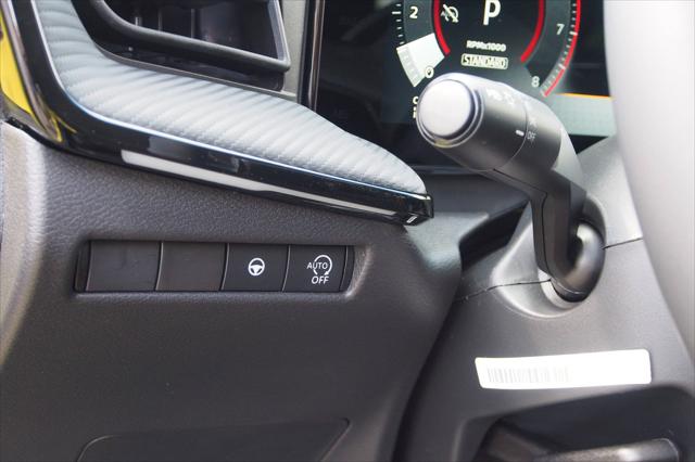 2025 Nissan Kicks SR FWD