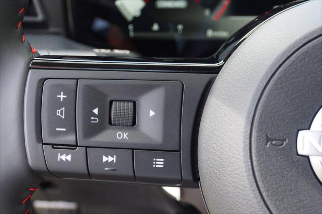 2025 Nissan Kicks SR FWD