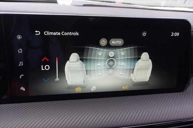 2025 Nissan Kicks SR FWD