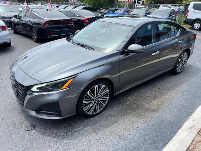 2023 Nissan Altima SL FWD