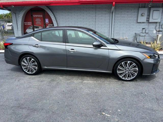 2023 Nissan Altima SL FWD