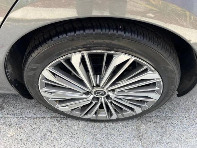 2023 Nissan Altima SL FWD