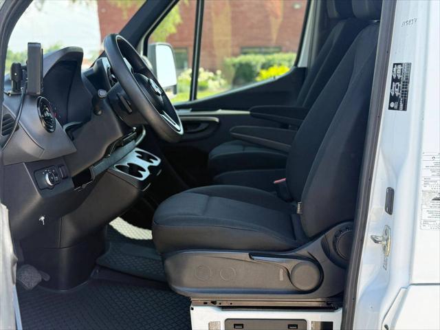 2019 Freightliner Sprinter Standard Roof V6
