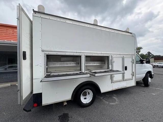 2017 Ford E-350 Cutaway E-350