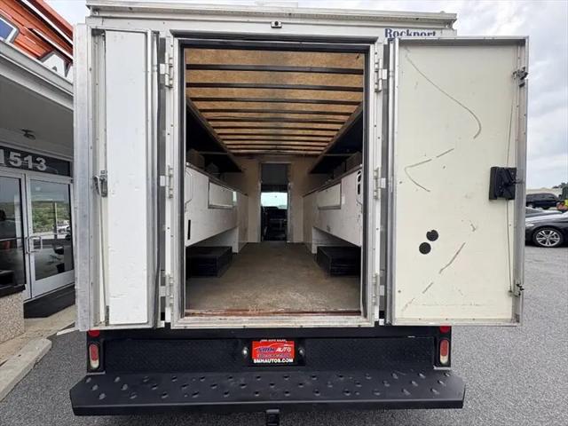 2017 Ford E-350 Cutaway E-350