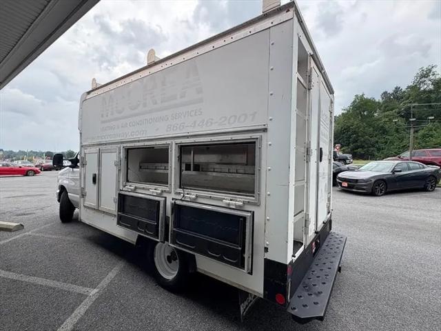 2017 Ford E-350 Cutaway E-350