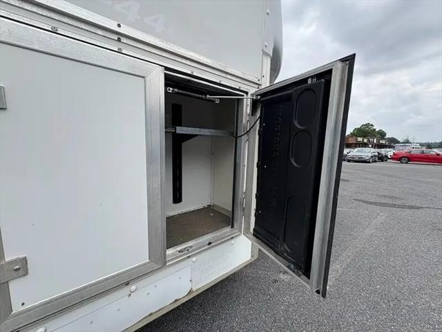 2017 Ford E-350 Cutaway E-350