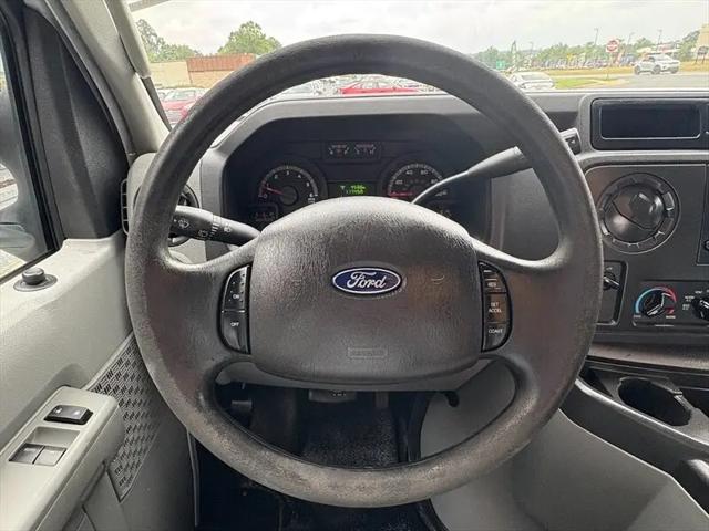 2017 Ford E-350 Cutaway E-350