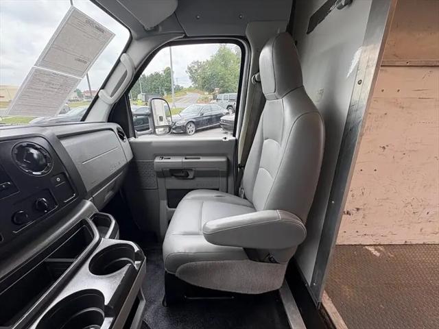 2017 Ford E-350 Cutaway E-350