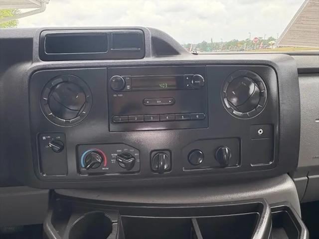 2017 Ford E-350 Cutaway E-350
