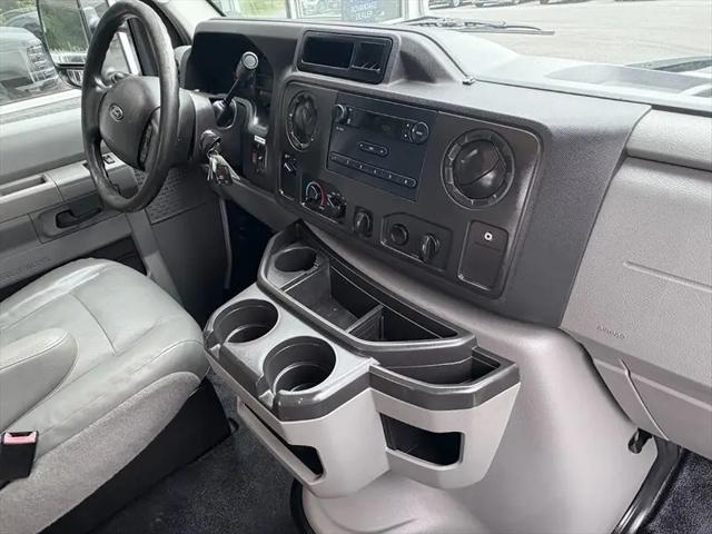 2017 Ford E-350 Cutaway E-350