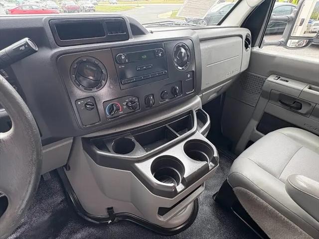 2017 Ford E-350 Cutaway E-350