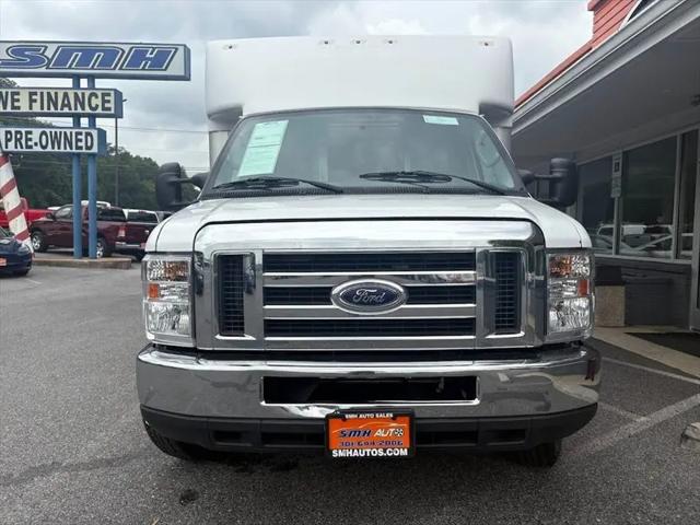 2017 Ford E-350 Cutaway E-350