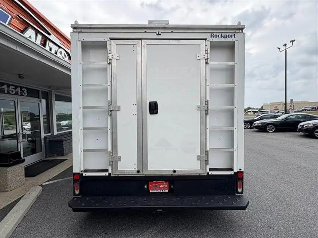 2017 Ford E-350 Cutaway E-350
