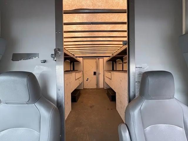 2017 Ford E-350 Cutaway E-350