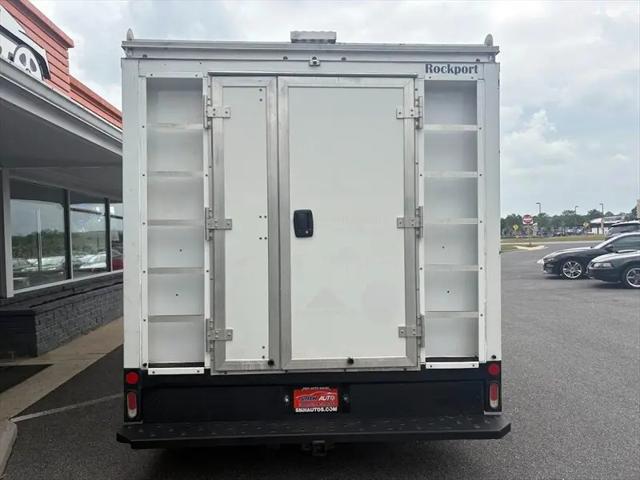 2017 Ford E-350 Cutaway E-350