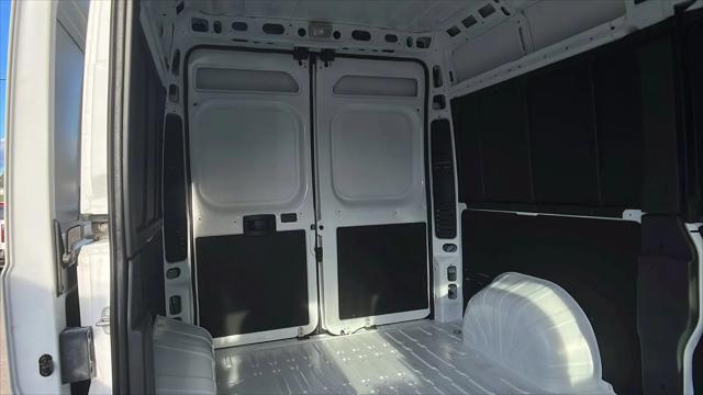 2025 Ram ProMaster Cargo Van Tradesman High Roof 136" WB w/Pass Seat
