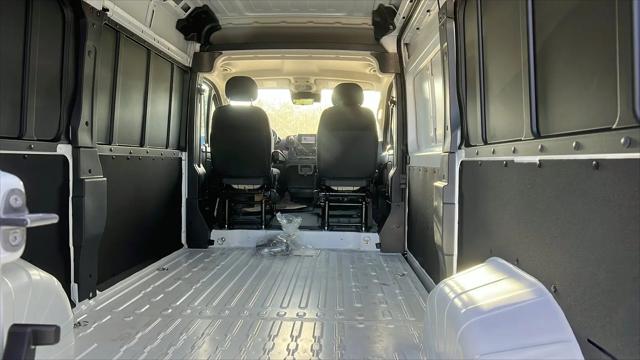 2025 Ram ProMaster 2500 Cargo Van Tradesman High Roof 136" WB w/Pass Seat