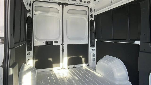 2025 Ram ProMaster 2500 Cargo Van Tradesman High Roof 136" WB w/Pass Seat